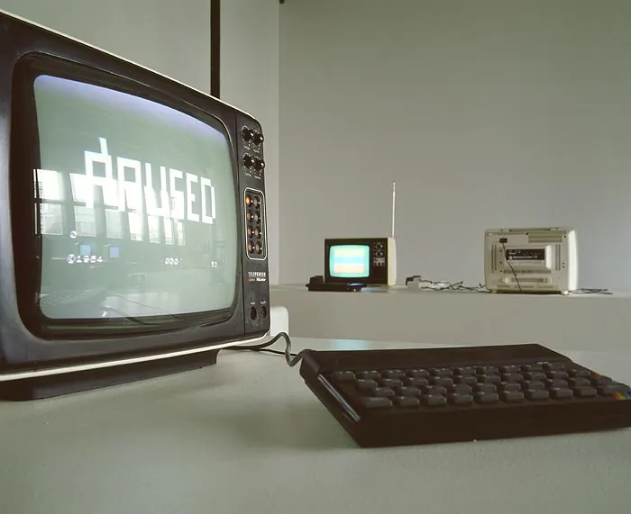 Installationsansicht der Ausstellung Install.exe mit JODI bei [plug in], Basel